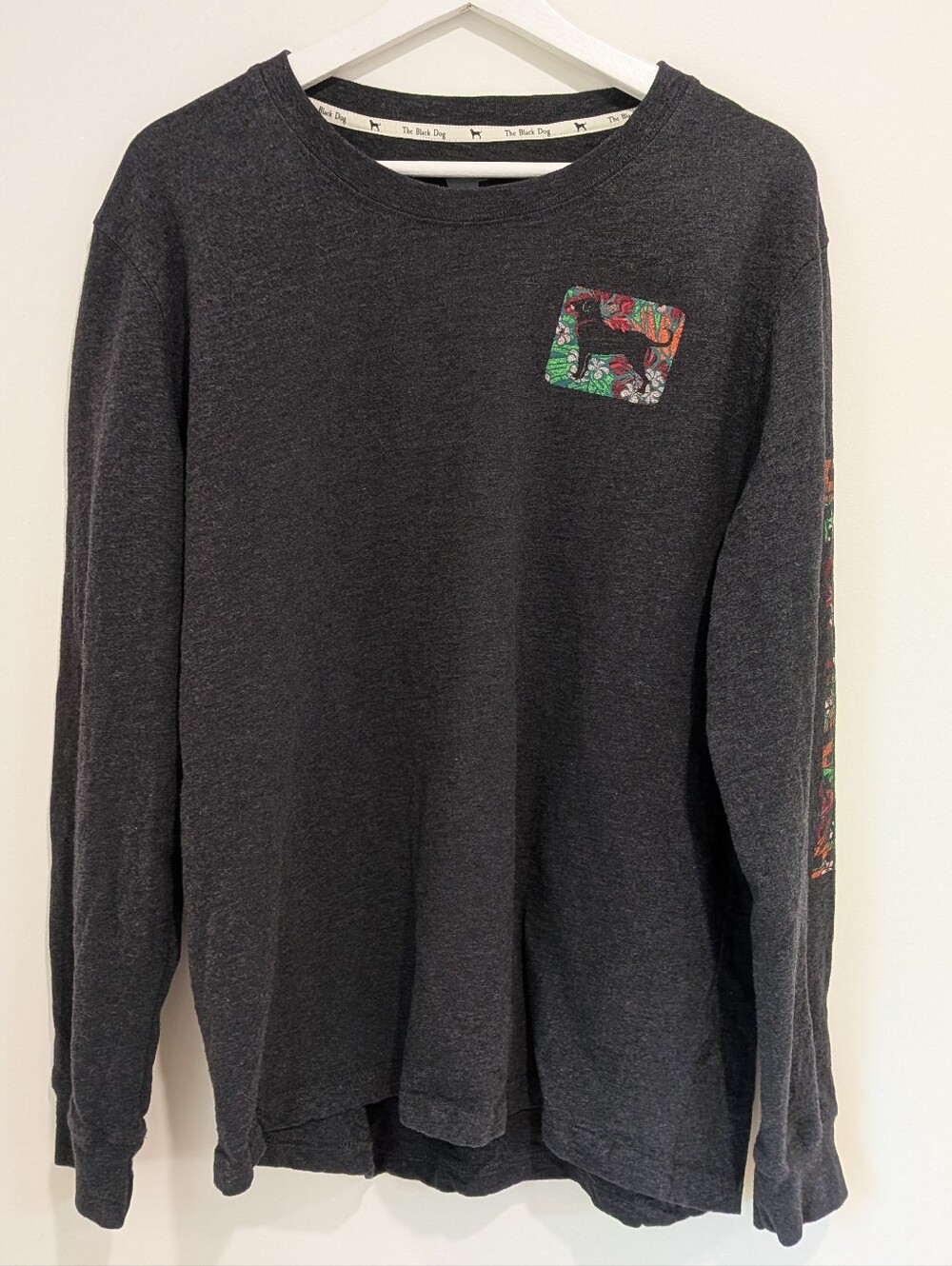 The Black Dog Men's Floral Longsleeve Size Large Preppy Fall Coastal